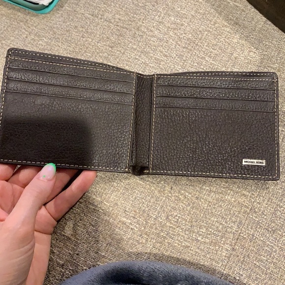 Michael kors wallet - Picture 3 of 5